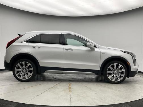 2022 Cadillac XT4 Premium Luxury