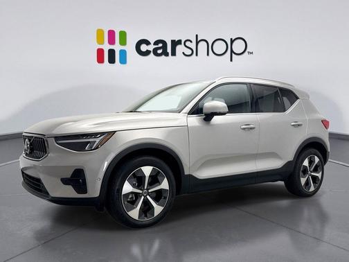 Silver Dawn 2025 Volvo XC40 B5 Plus Bright Theme