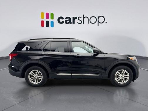 AGATE BLACK METALLIC 2022 Ford Explorer XLT
