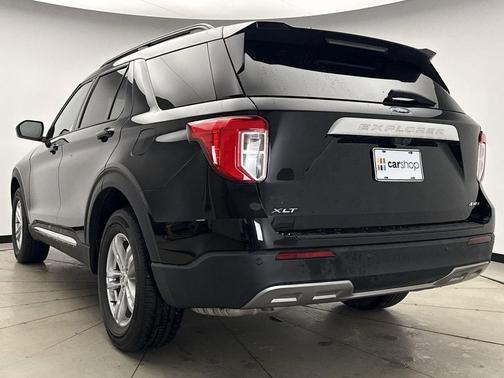 AGATE BLACK METALLIC 2022 Ford Explorer XLT