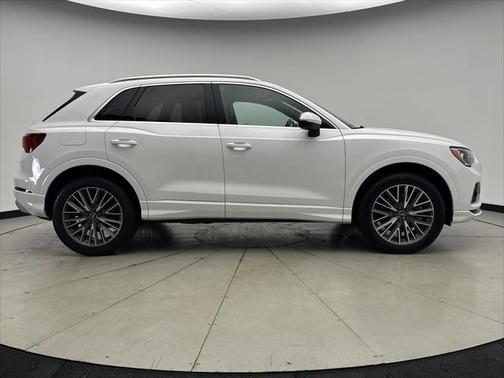 2022 Audi Q3 40 Premium