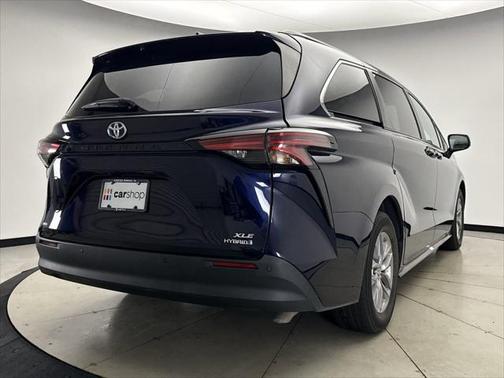 2022 Toyota Sienna XLE 7 Passenger