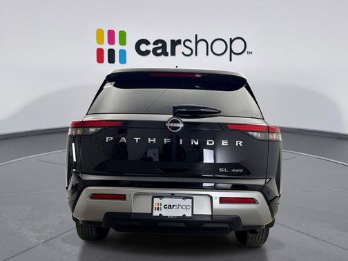 2023 Nissan Pathfinder SL 4WD