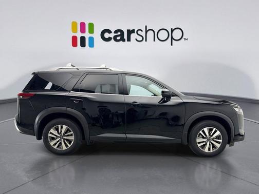 2023 Nissan Pathfinder SL 4WD