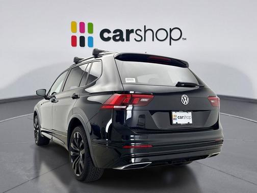 Deep Black Pearl 2020 Volkswagen Tiguan 2.0T SE R-Line Black 4MOTION