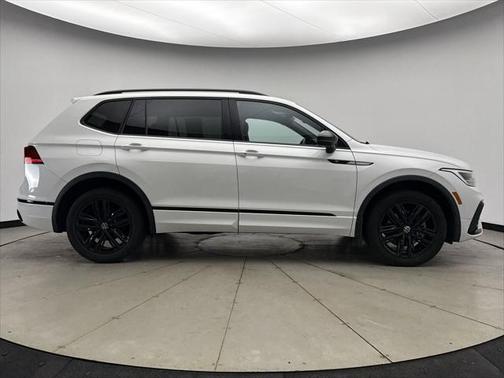 2022 Volkswagen Tiguan 2.0T SE R-Line Black 4MOTION