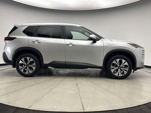 Brilliant Silver Metallic 2023 Nissan Rogue SV