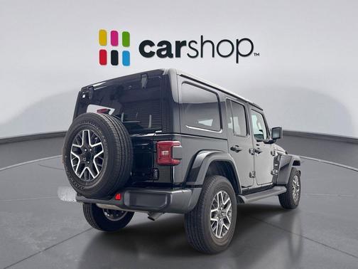 Black Clearcoat 2024 Jeep Wrangler 4-Door Sahara 4x4