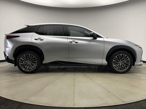 2023 Lexus RZ 450e Luxury