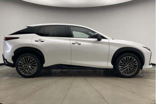 2023 Lexus RZ 450e Luxury