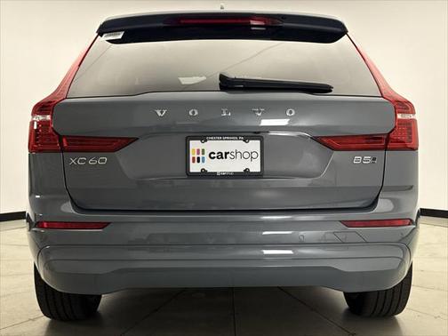 2022 Volvo XC60 B5 Momentum
