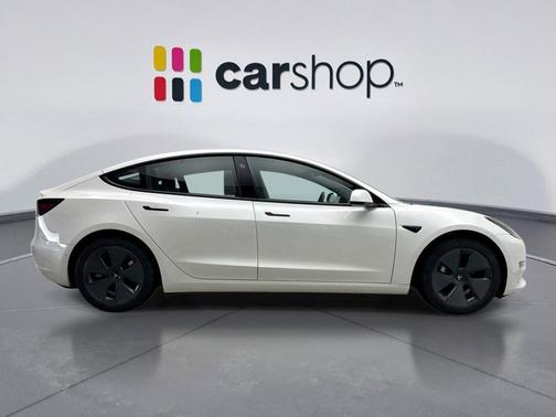 2022 Tesla Model 3 Standard Range