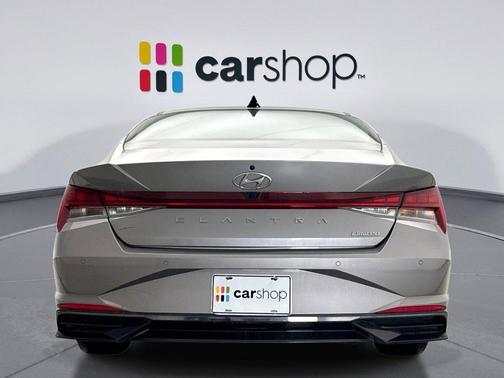 Fluid Metal 2023 Hyundai ELANTRA Limited