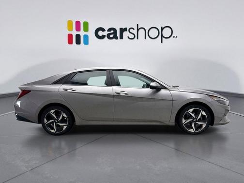 Fluid Metal 2023 Hyundai ELANTRA Limited