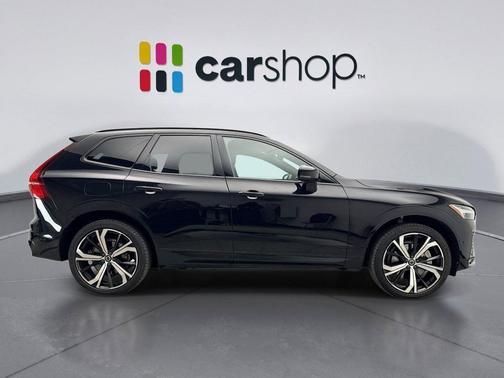 2022 Volvo XC60 B6 R-Design