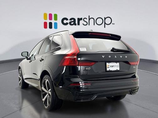 2022 Volvo XC60 B6 R-Design