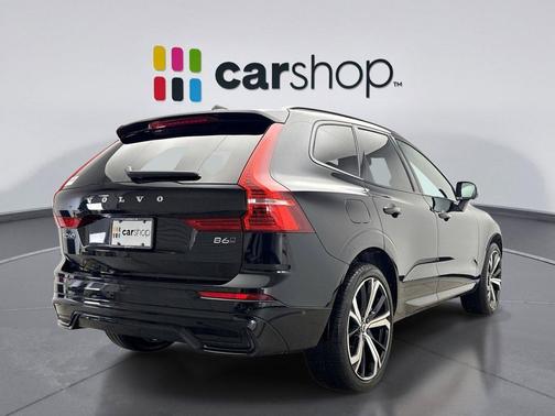 2022 Volvo XC60 B6 R-Design