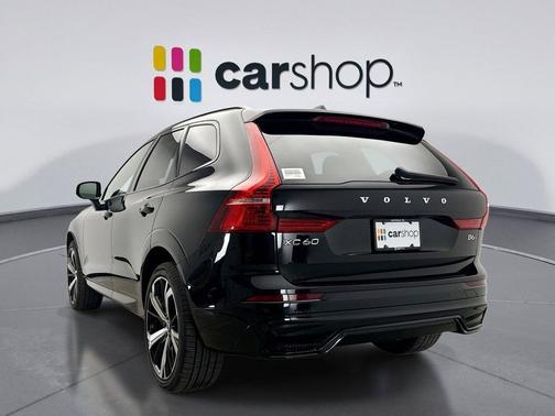 2022 Volvo XC60 B6 R-Design