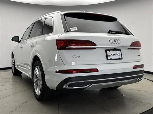 2023 Audi Q7 55 Premium Plus