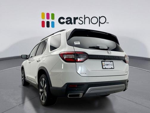 2023 Honda Pilot Touring 8-Passenger