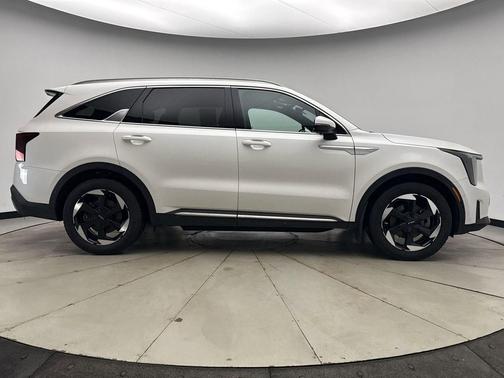 Snow White Pearl 2025 Kia Sorento Hybrid SX Prestige