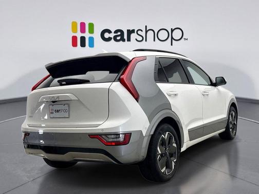 Snow White Pearl 2024 Kia Niro EV Wave