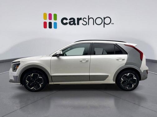 Snow White Pearl 2024 Kia Niro EV Wave