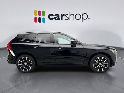2023 Volvo XC60 B5 Plus Dark Theme