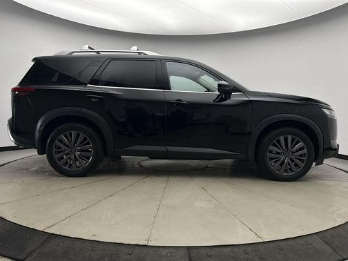 Super Black 2023 Nissan Pathfinder SL 4WD
