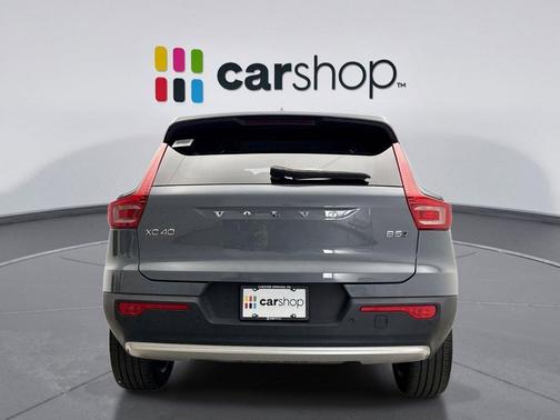 2023 Volvo XC40 B5 Plus Bright Theme