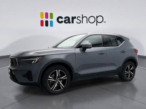 2023 Volvo XC40 B5 Plus Bright Theme