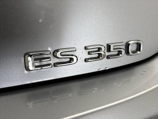 2022 Lexus ES 350 Base