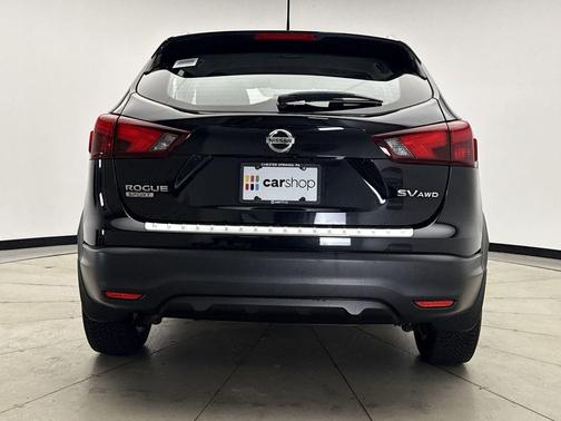 Magnetic Black 2018 Nissan Rogue Sport SV