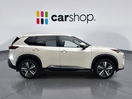 Pearl White Tricoat 2023 Nissan Rogue SL