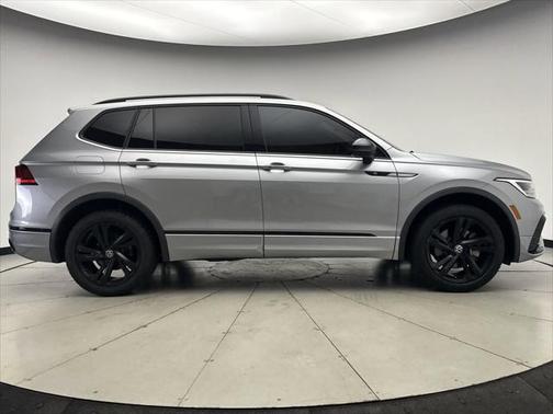 2023 Volkswagen Tiguan 2.0T SE R-Line Black 4MOTION
