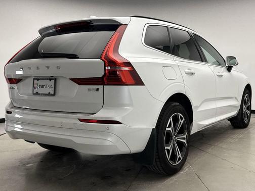 2022 Volvo XC60 B5 Momentum
