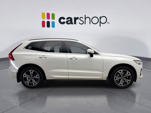 2022 Volvo XC60 B5 Momentum