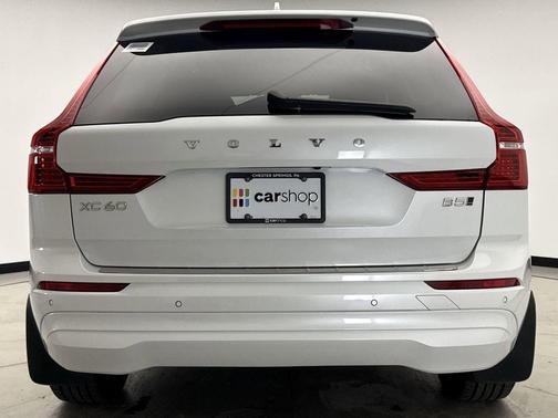 2022 Volvo XC60 B5 Momentum