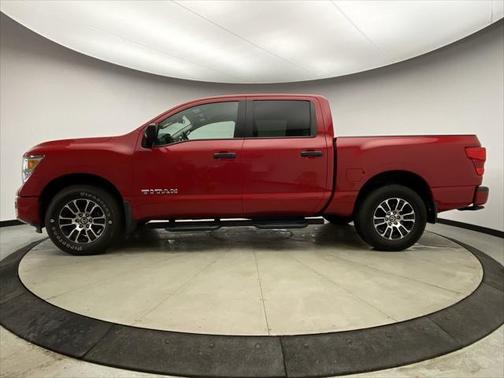 2022 Nissan Titan SV
