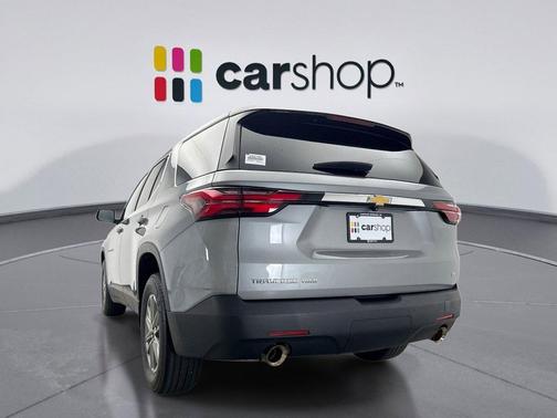 Sterling Gray Metallic 2023 Chevrolet Traverse LT Cloth