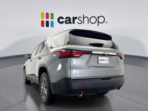 Sterling Gray Metallic 2023 Chevrolet Traverse LT Cloth