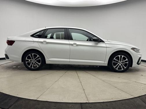 Pure White 2025 Volkswagen Jetta 1.5T Sport