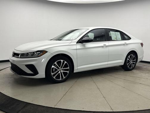 Pure White 2025 Volkswagen Jetta 1.5T Sport