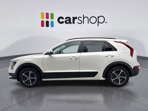 Snow White Pearl 2023 Kia Niro EX