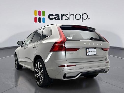 2023 Volvo XC60 B6 Ultimate Dark Theme