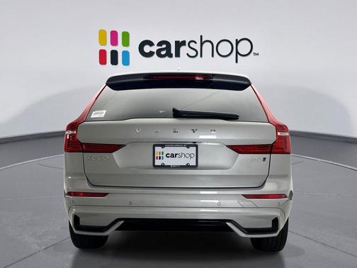 2023 Volvo XC60 B6 Ultimate Dark Theme