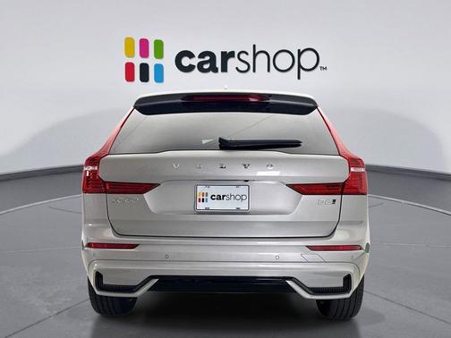 2023 Volvo XC60 B6 Ultimate Dark Theme