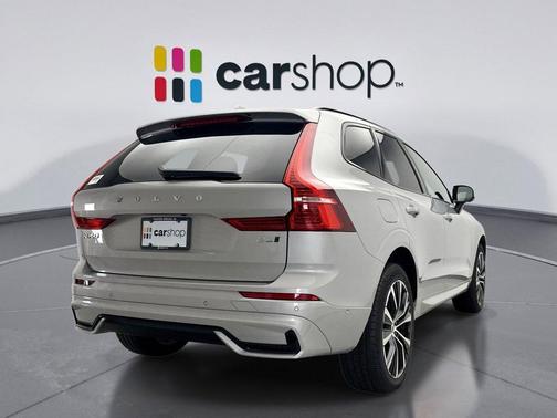 2023 Volvo XC60 B6 Ultimate Dark Theme
