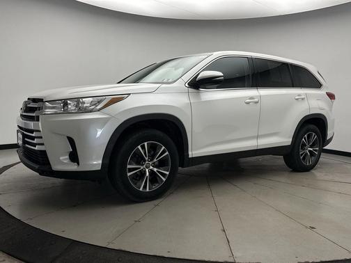 Blizzard Pearl 2019 Toyota Highlander LE I4
