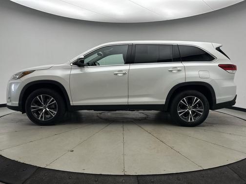 Blizzard Pearl 2019 Toyota Highlander LE I4
